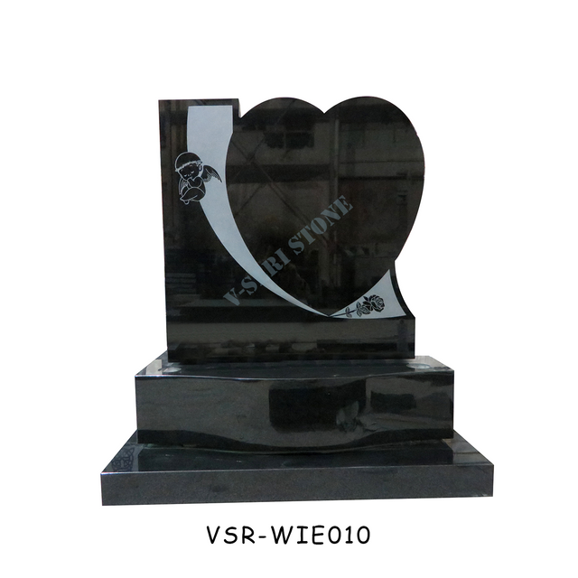 ハート型の直立した黒御影石の石の墓地の墓石 