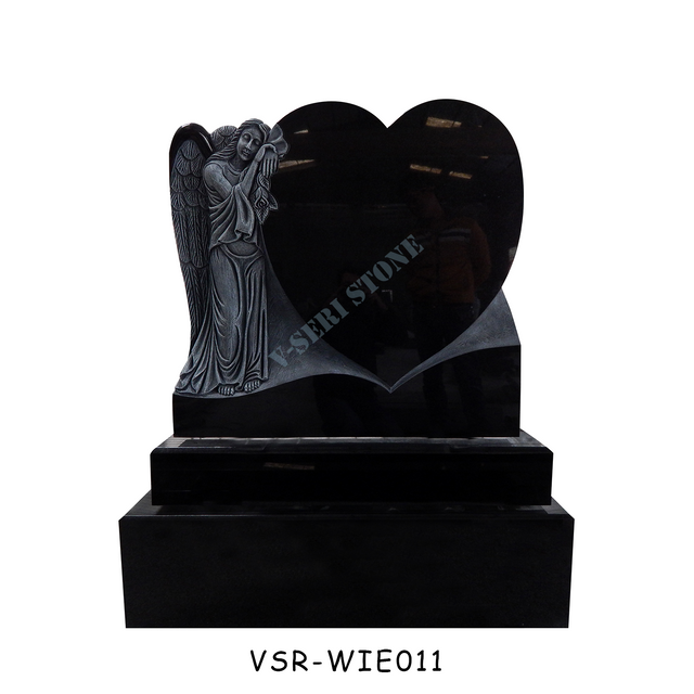 天使のようなデザインのエレガントなハート型の花崗岩の墓石